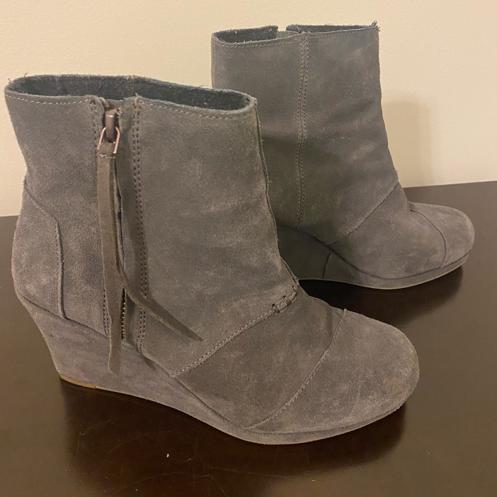 TOMS side zip suede wedge bootie: 8.5